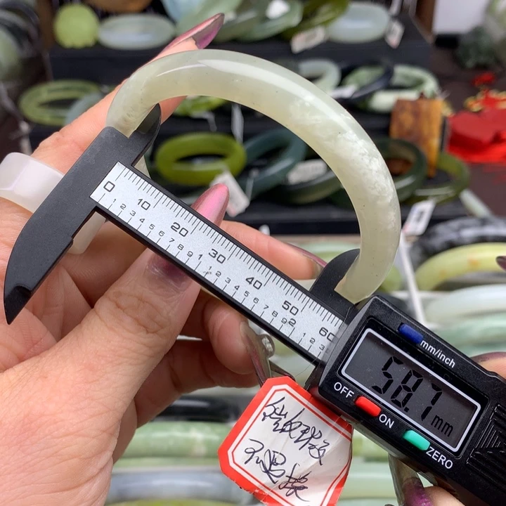 蛇纹石玉手镯未镶嵌674