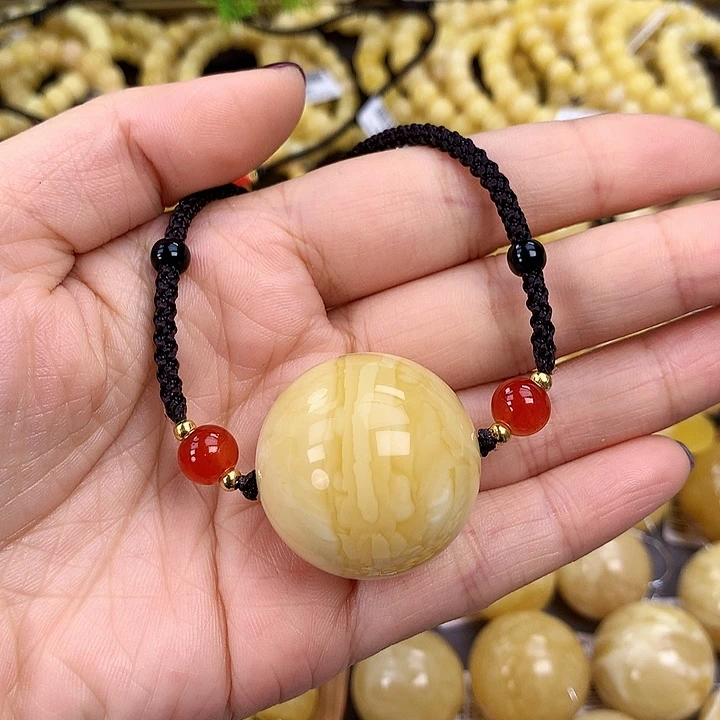 琥珀未镶嵌珠宝奇石31.1