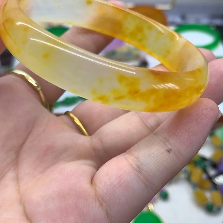 颈饰未镶嵌翡翠吊坠