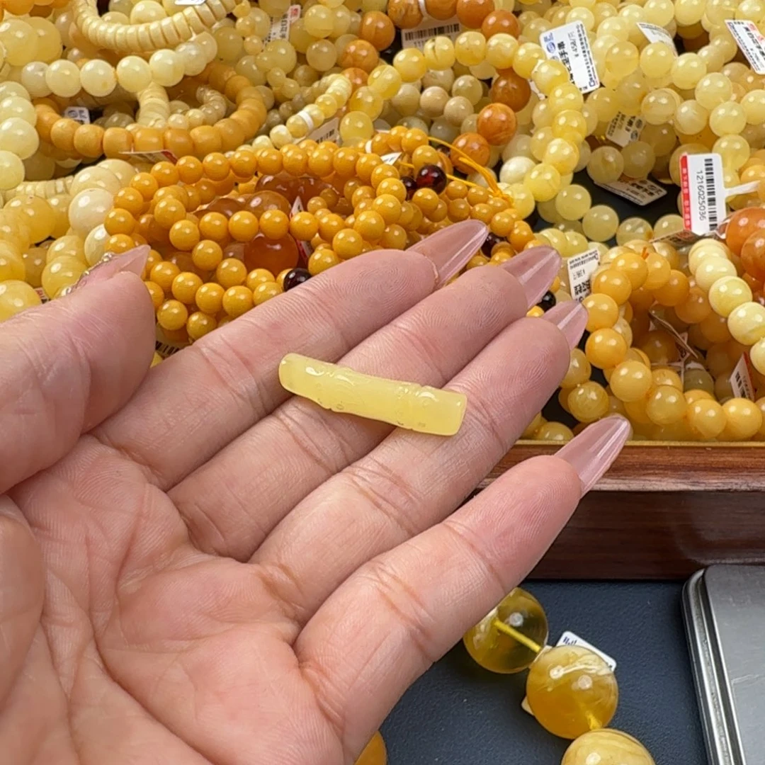 琥珀未镶嵌珠宝奇石