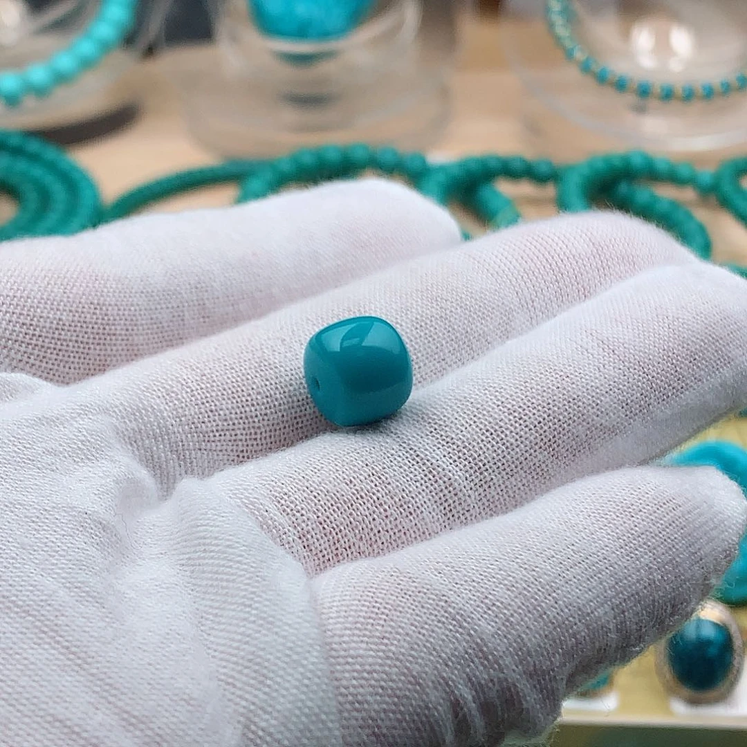 绿松石颈饰未镶嵌