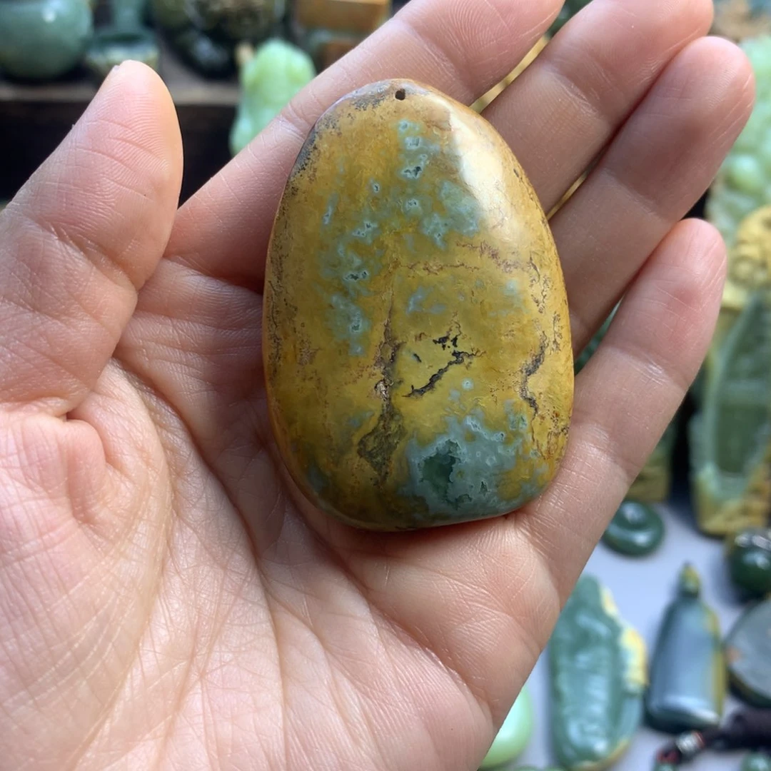 未镶嵌岫岩河磨玉（透闪石质玉）珠宝奇石小***式