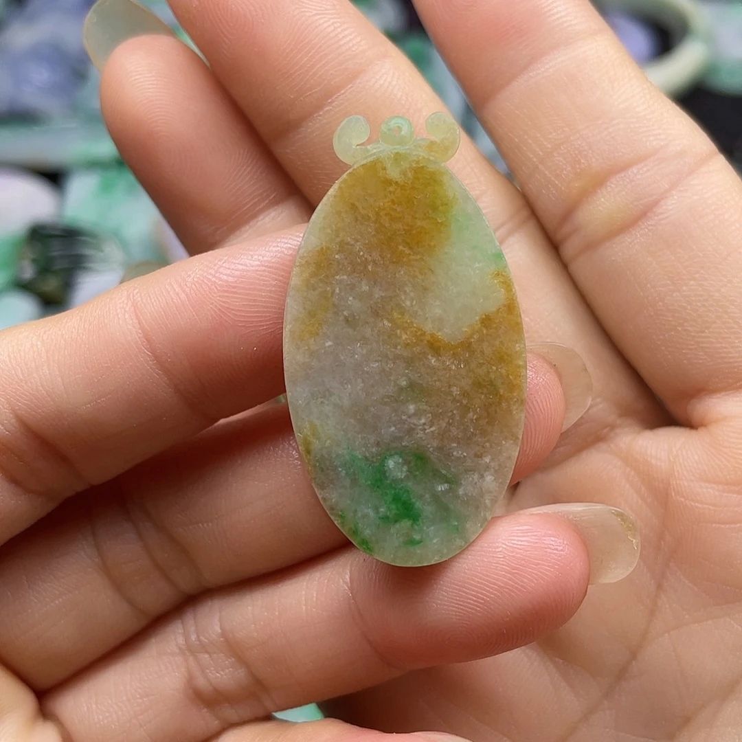 翡翠未镶嵌颈饰飞**天翡翠吊坠