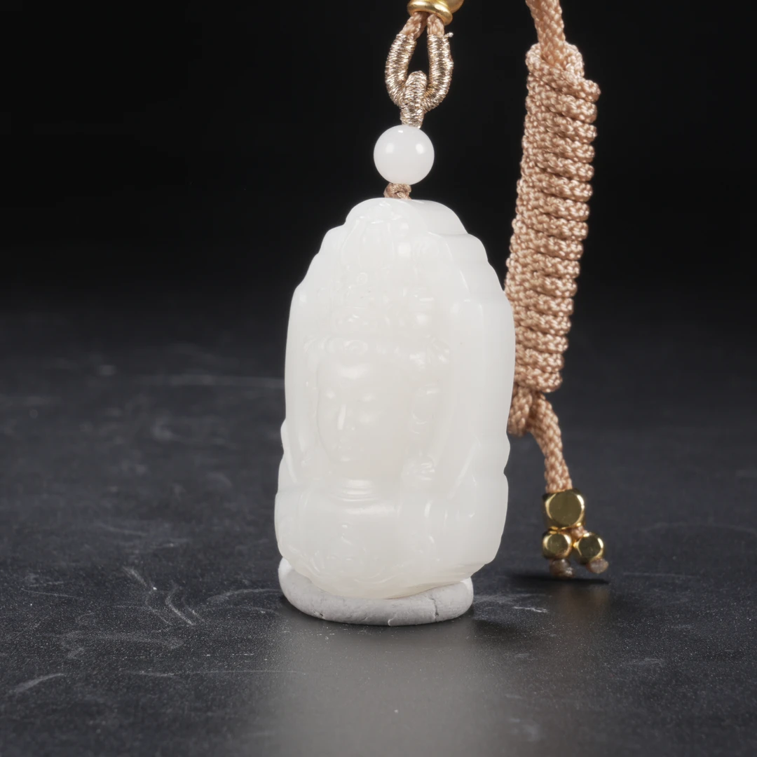 lot28和田玉观音挂件