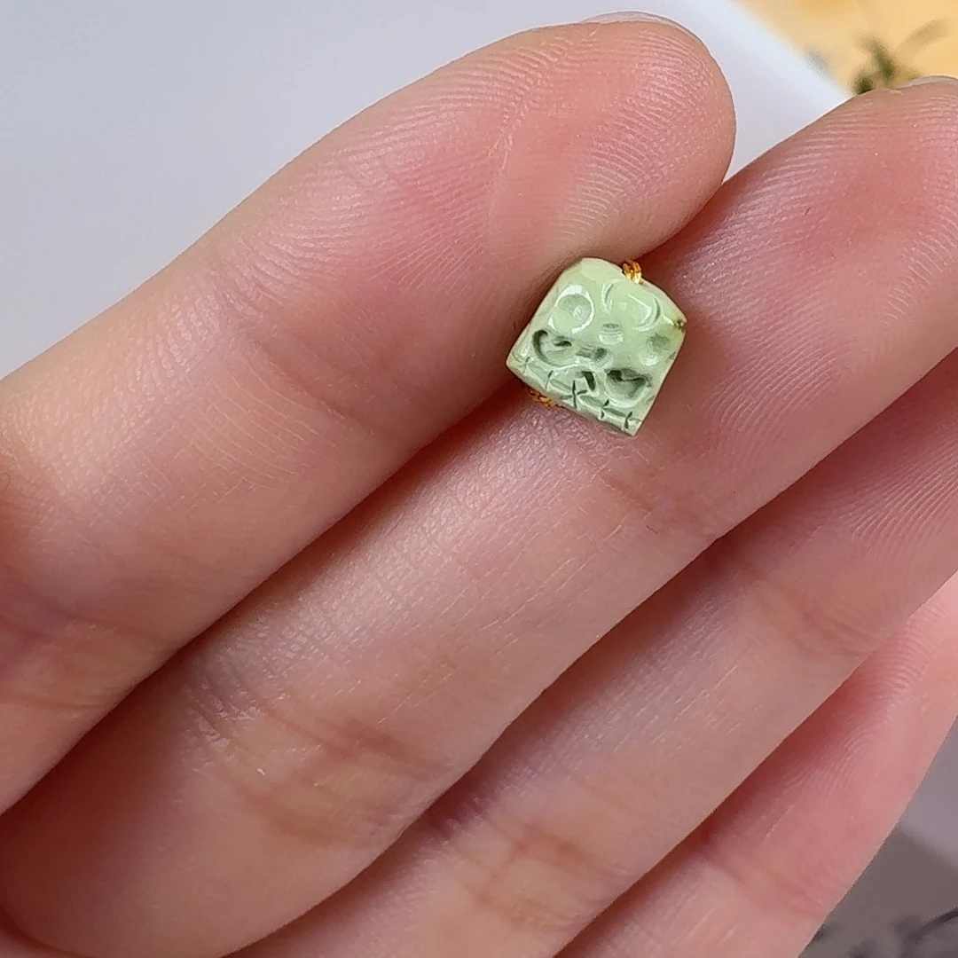 绿松石未镶嵌挂件