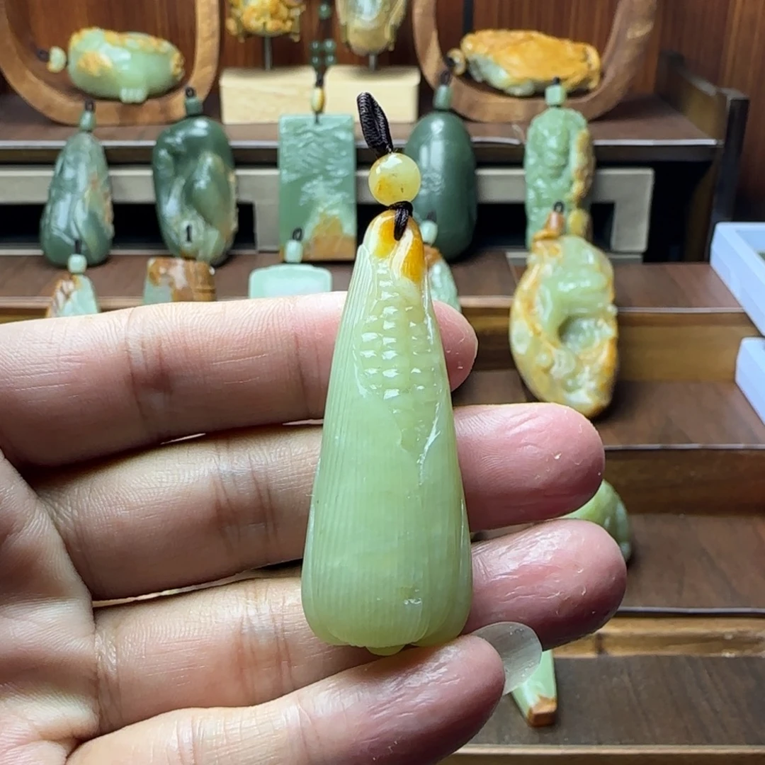 岫岩河磨玉（透闪石质玉）未镶嵌颈饰