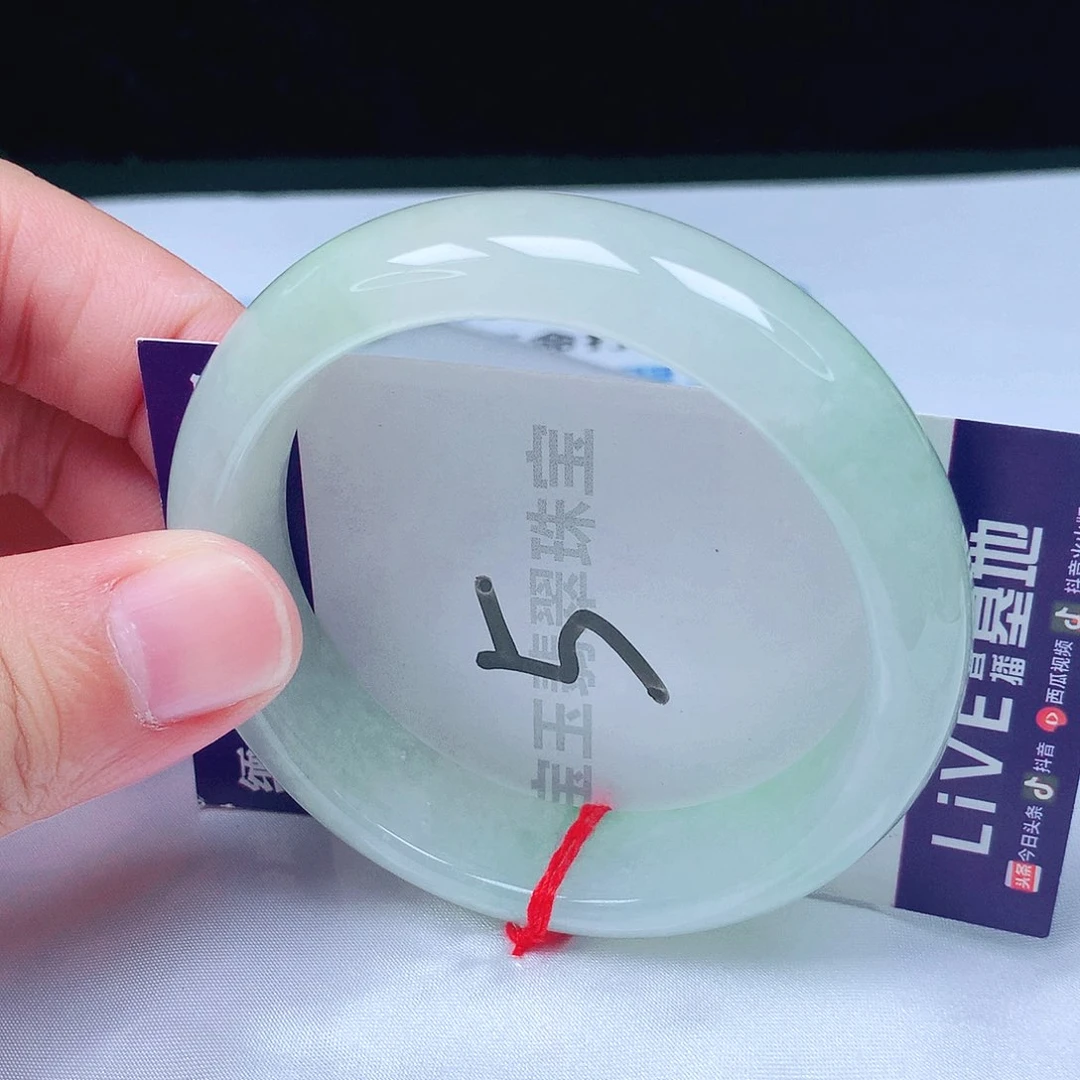 翡翠手镯未镶嵌58圈口