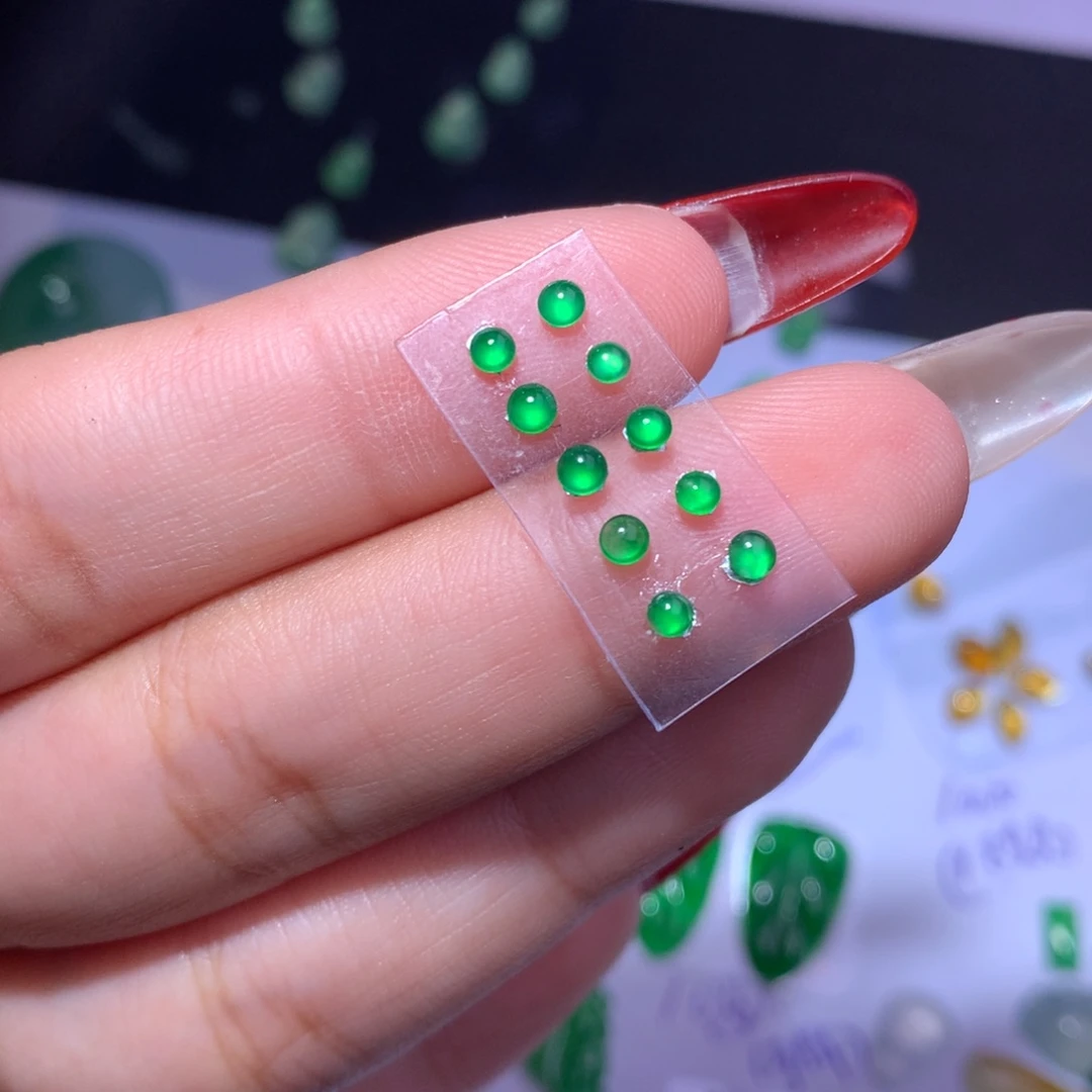 颈饰未镶嵌翡翠蛋