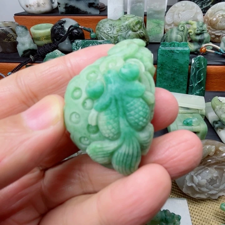 独山玉未镶嵌珠宝半成品