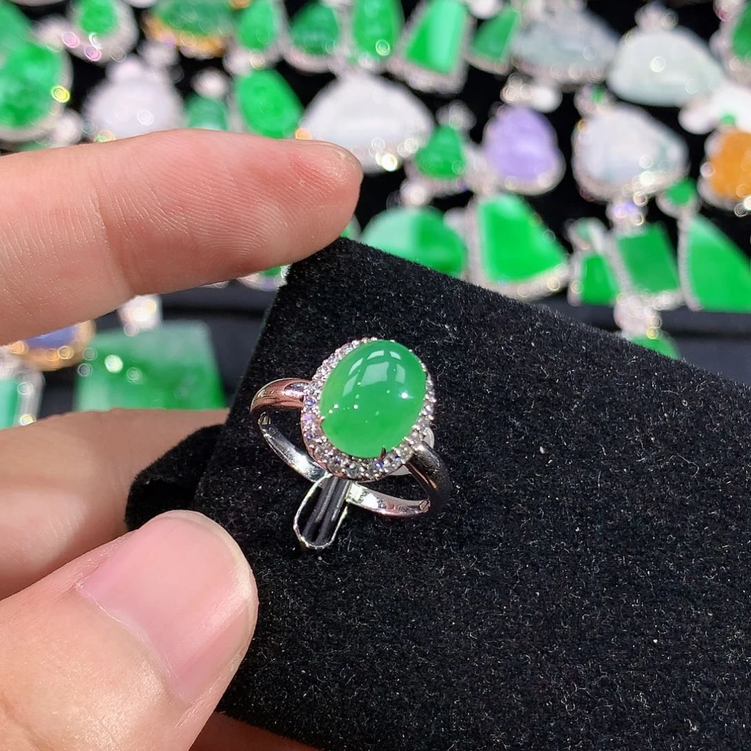 翡翠18K金镶嵌戒指