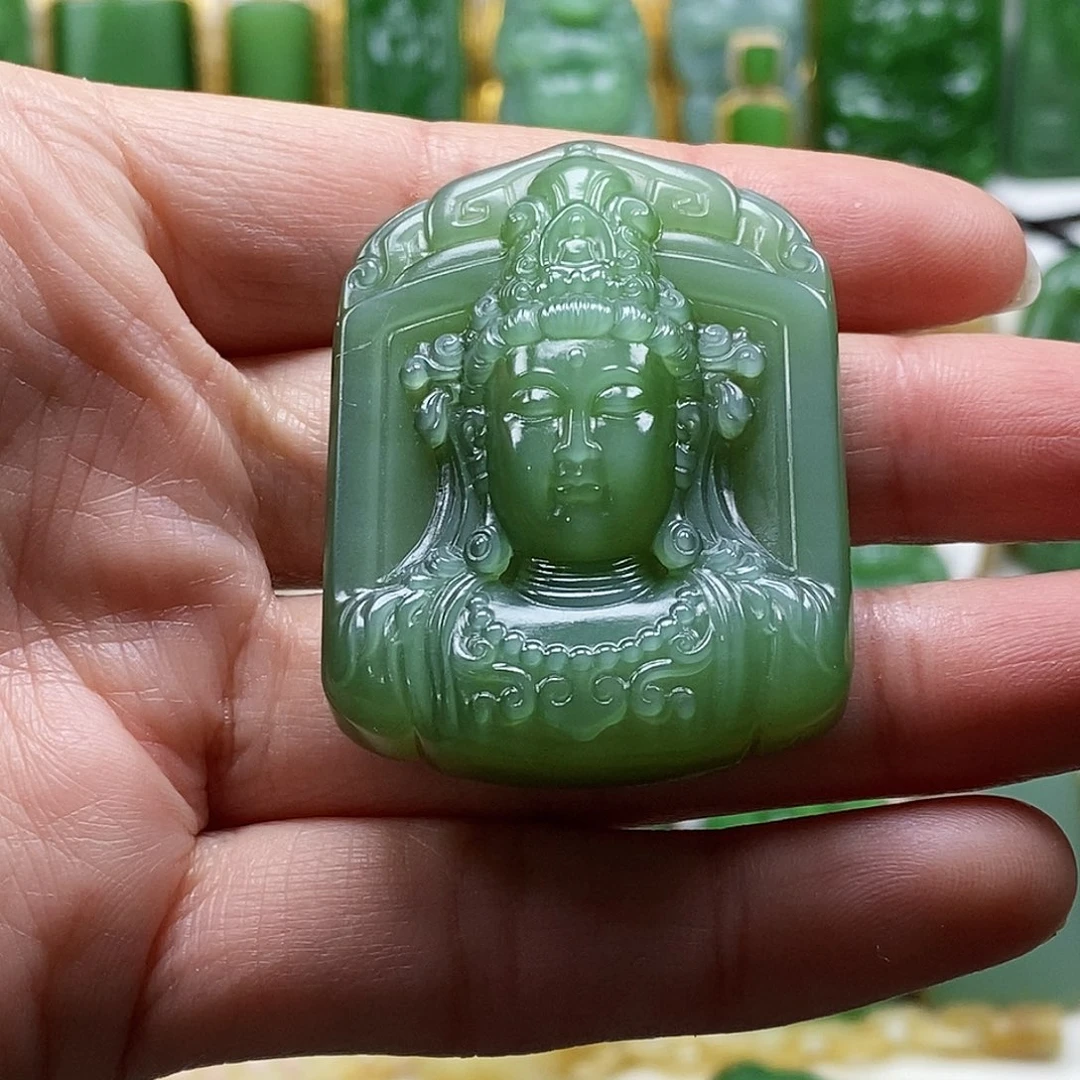 和田玉颈饰未镶嵌光****者