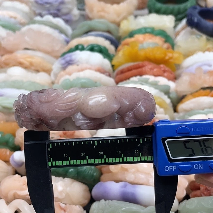 未镶嵌手镯石英岩玉
