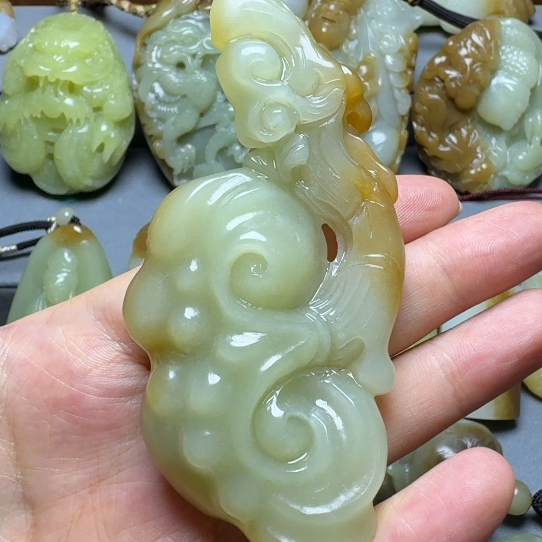 颈饰未镶嵌和田玉
