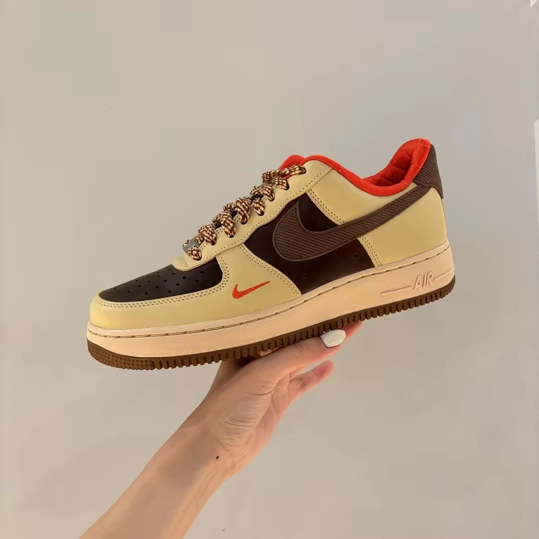 NIKE耐克 AIR FORCE 1 '07雅丹风低帮板鞋HQ3447-222