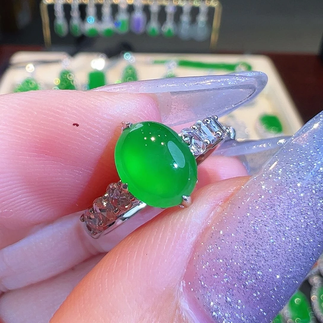 翡翠戒指18K金镶嵌翡翠