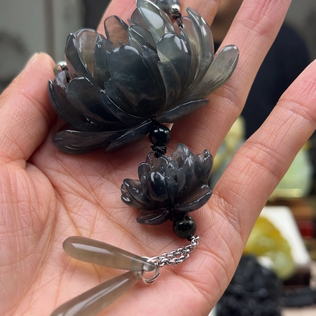 岫玉未镶嵌颈饰挂件