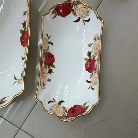 两只装金秋玫瑰手工拍金长21厘米宽10.5厘米高4.5厘米船盘