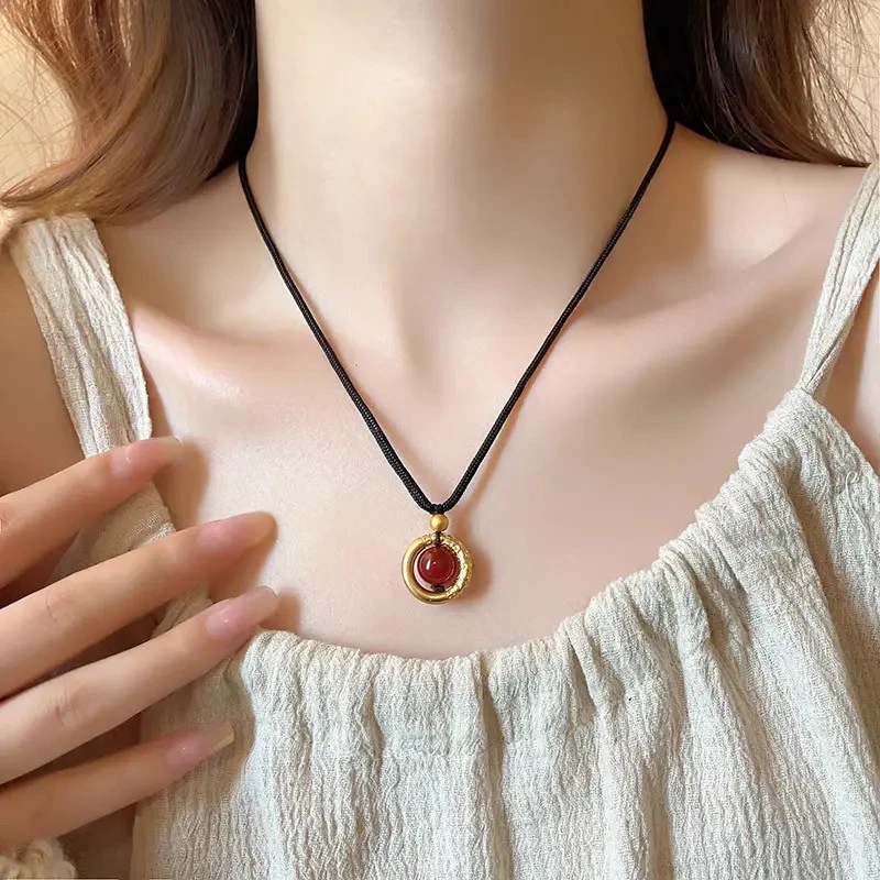 合金吊坠 新中式相思豆吊坠项链女新款锁骨链轻奢小众配饰