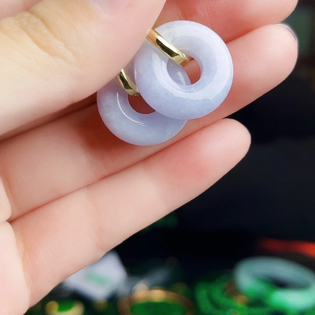 颈饰未镶嵌翡翠多样性