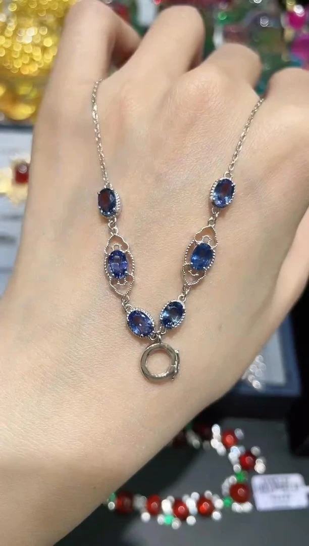 18K金镶嵌天然蓝宝石项链 万能扣