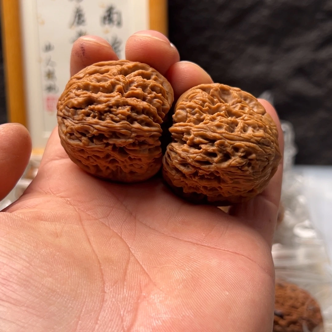 天***和文玩核桃把件南疆43微色差