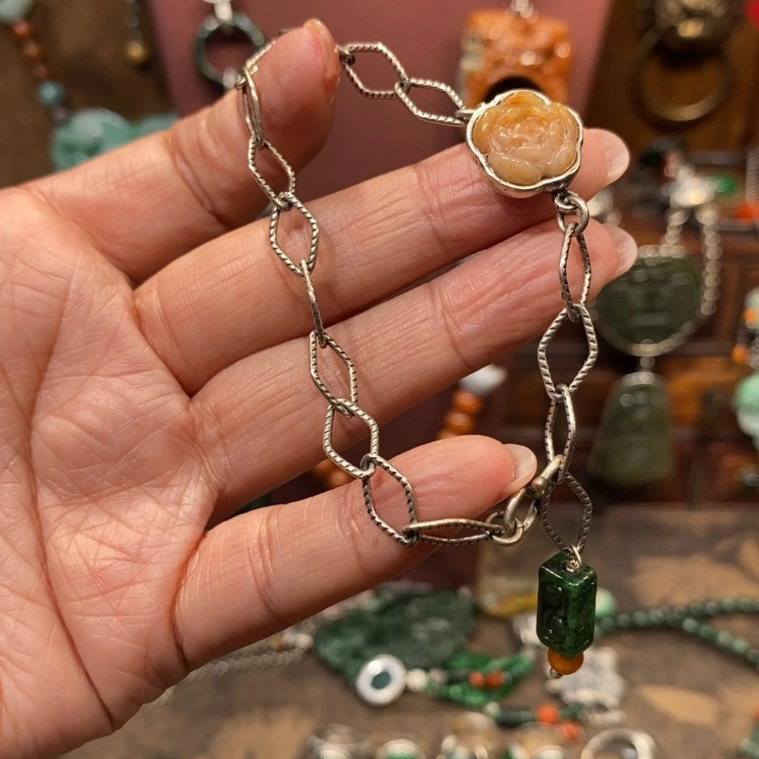 翡翠吊坠(赠链)未镶嵌