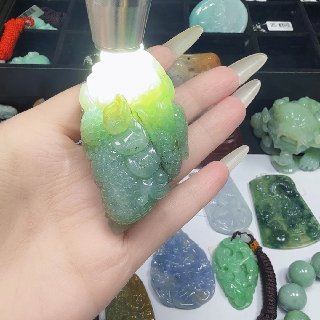 *****翡翠未镶嵌颈饰翡翠
