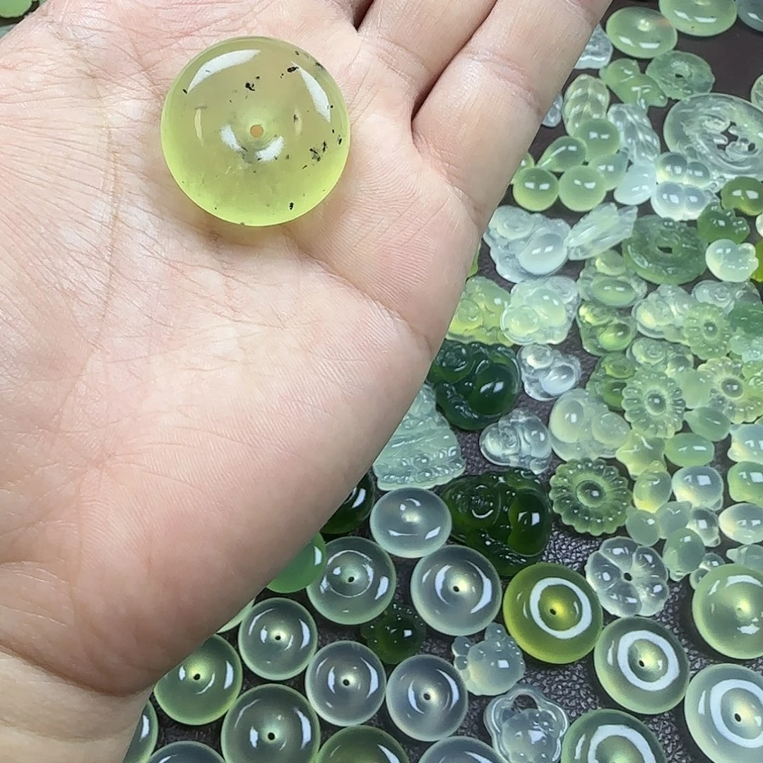 蛇纹石玉未镶嵌岫玉吊坠