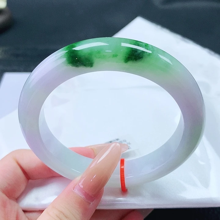 翡翠手镯未镶嵌56圈