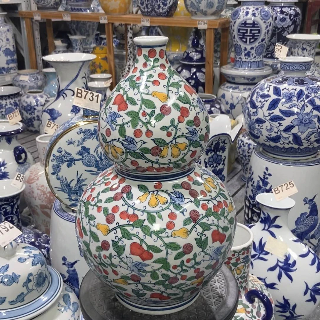 摆件花瓶手绘釉下彩