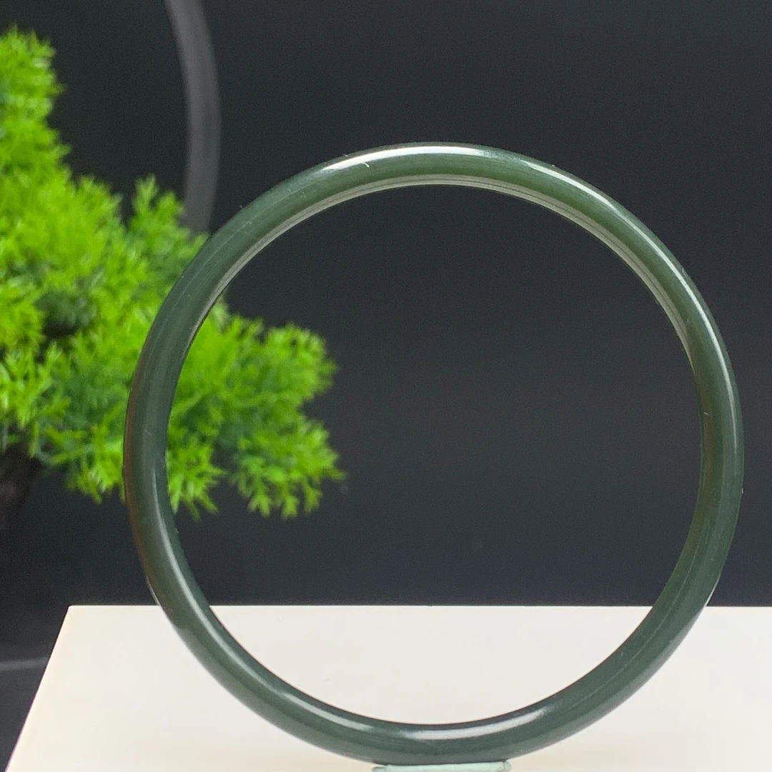 F178珠宝玉石精选和田玉手镯