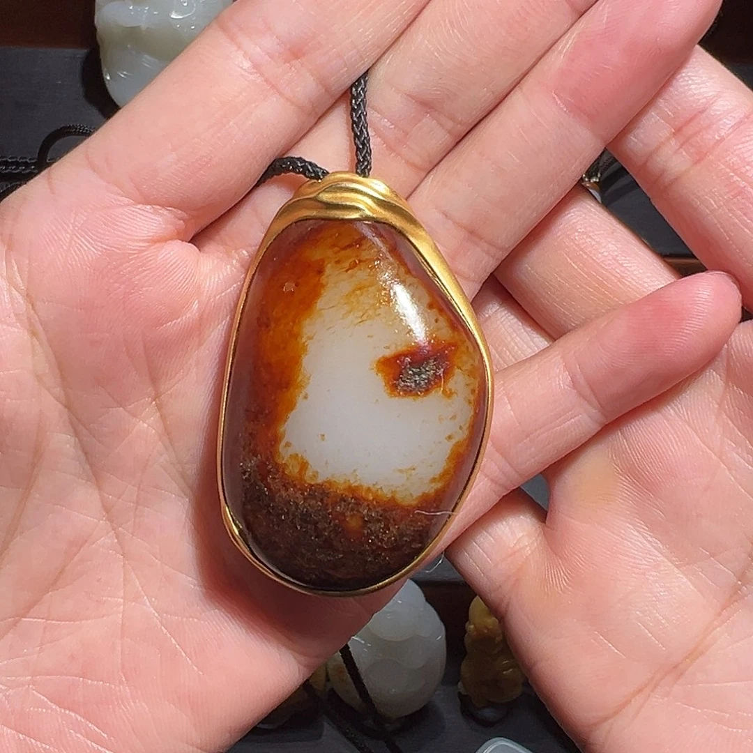 和田玉18K金镶嵌颈饰