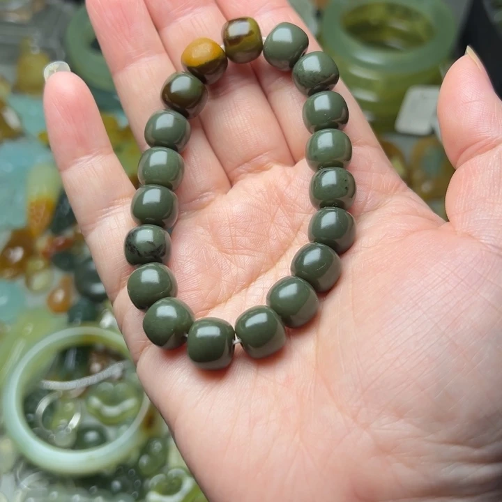 蛇纹石玉未镶嵌微瑕