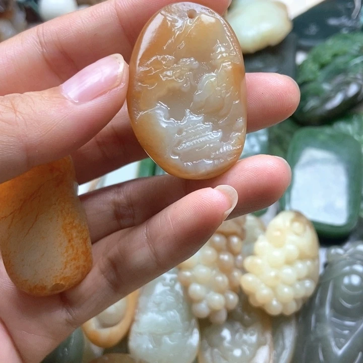 颈饰未镶嵌和田玉