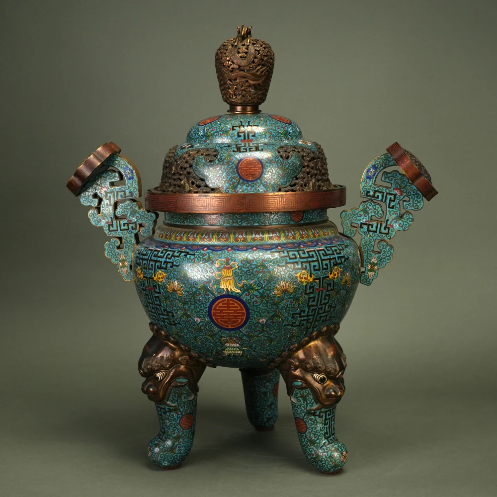 LOT 112115 清晚期 掐丝珐琅缠枝花卉如意耳三足鼎式熏炉