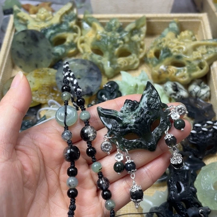 蛇纹石玉合金颈饰