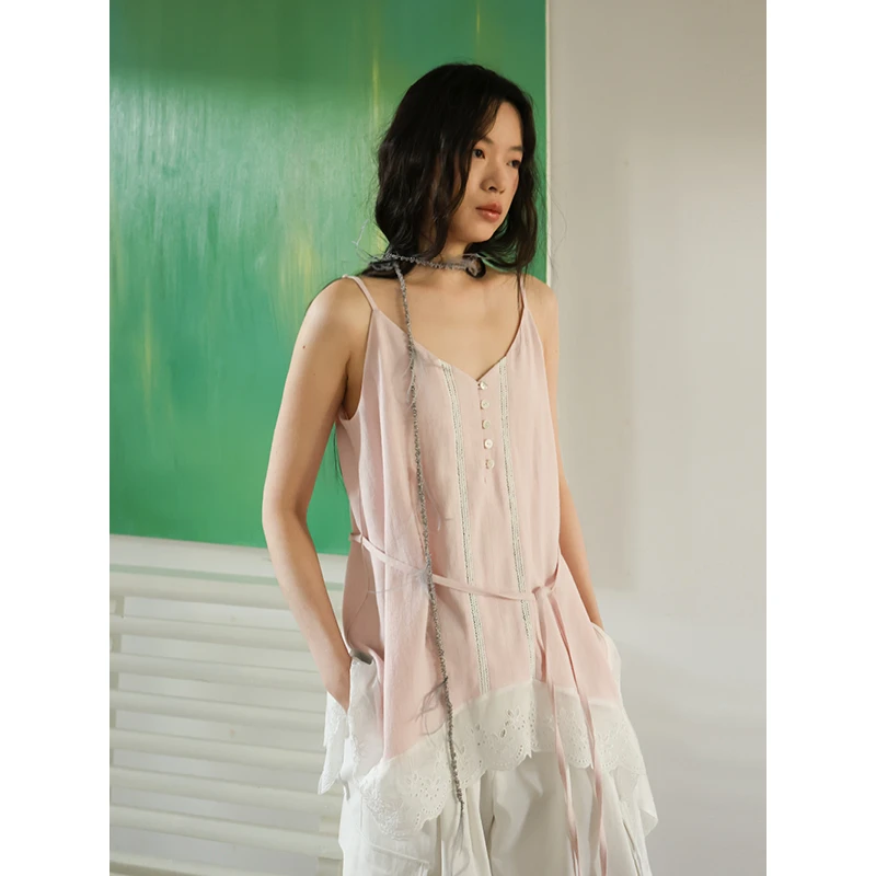 【3/20 新品】法式慵懒感可调节肩带显瘦V领不规则花边拼接吊带