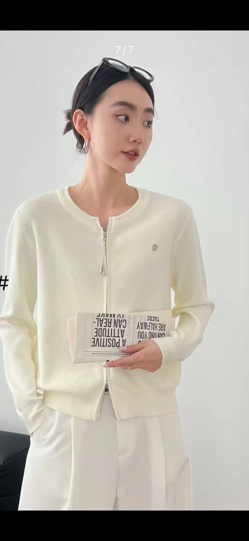 8831#冬季时尚休闲女士圆领开衫毛衣