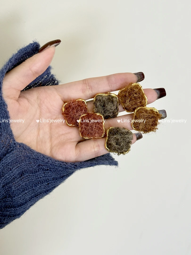 铜合金耳饰 炸毛小方块彩色耳钉~