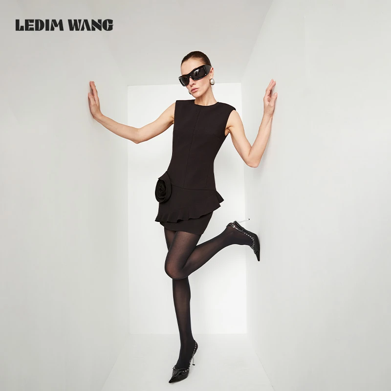 LEDIM WANG【黑标系列】荷叶绕花收腰连衣裙女夏2025新款黑色短裙