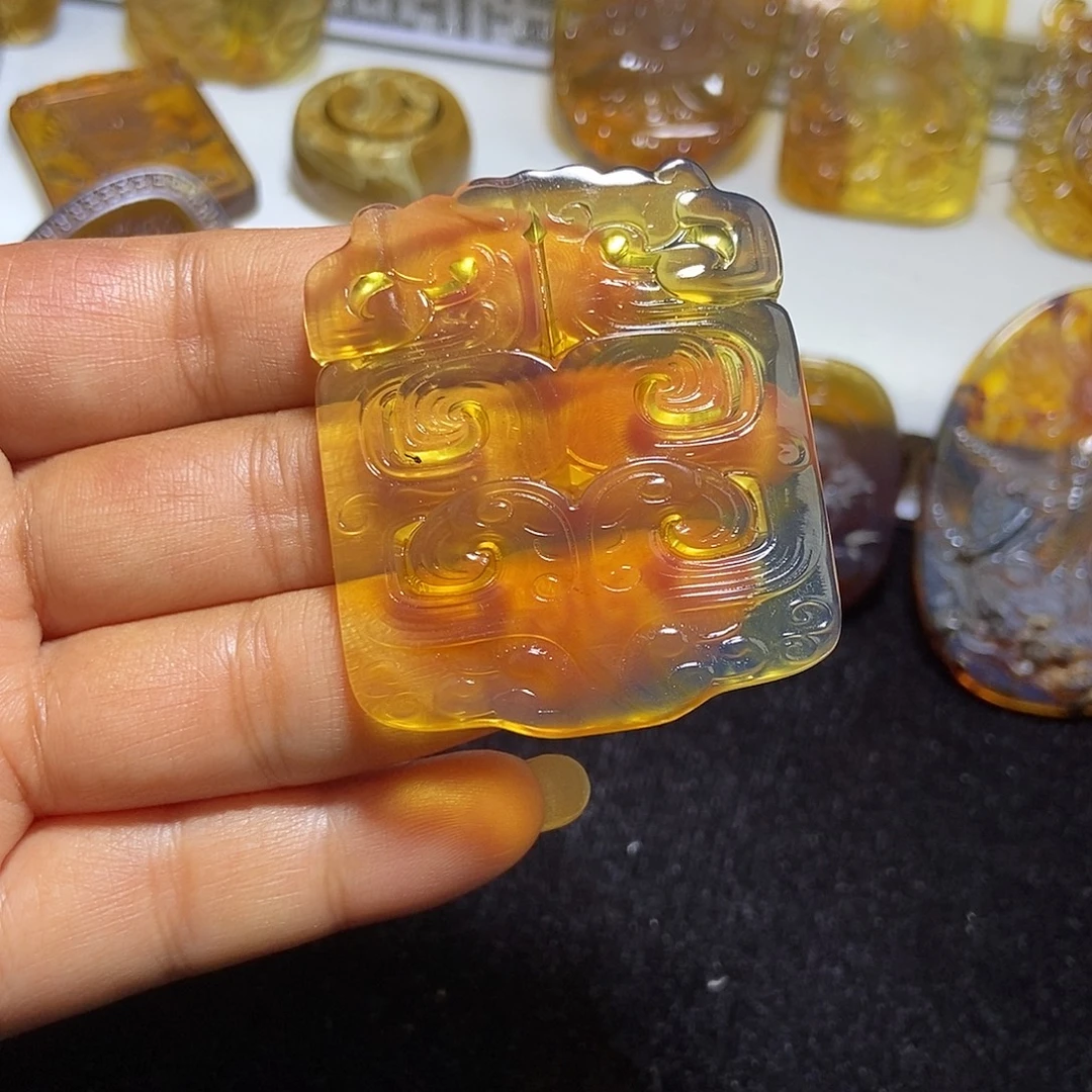 琥珀未镶嵌颈饰缅甸天然琥珀吊坠