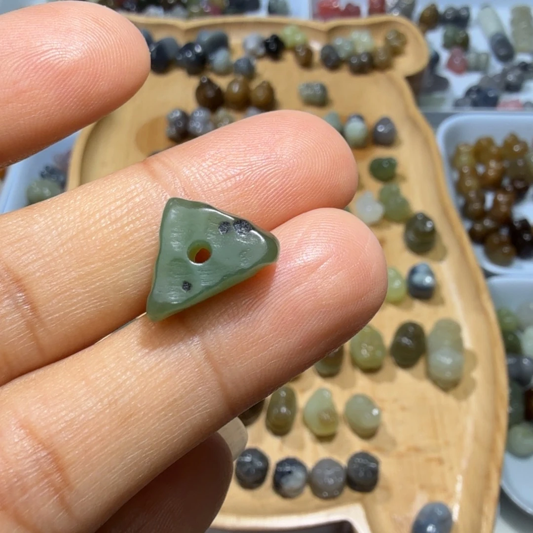 和田玉未镶嵌珠宝奇石