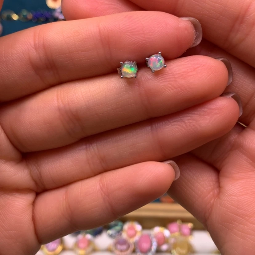 【闪购商品】欧泊耳钉款式银S925镶嵌