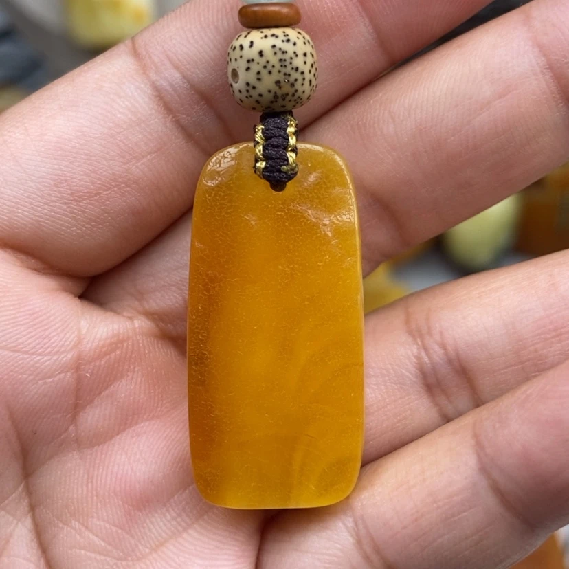 【闪购商品】琥珀颈饰未镶嵌