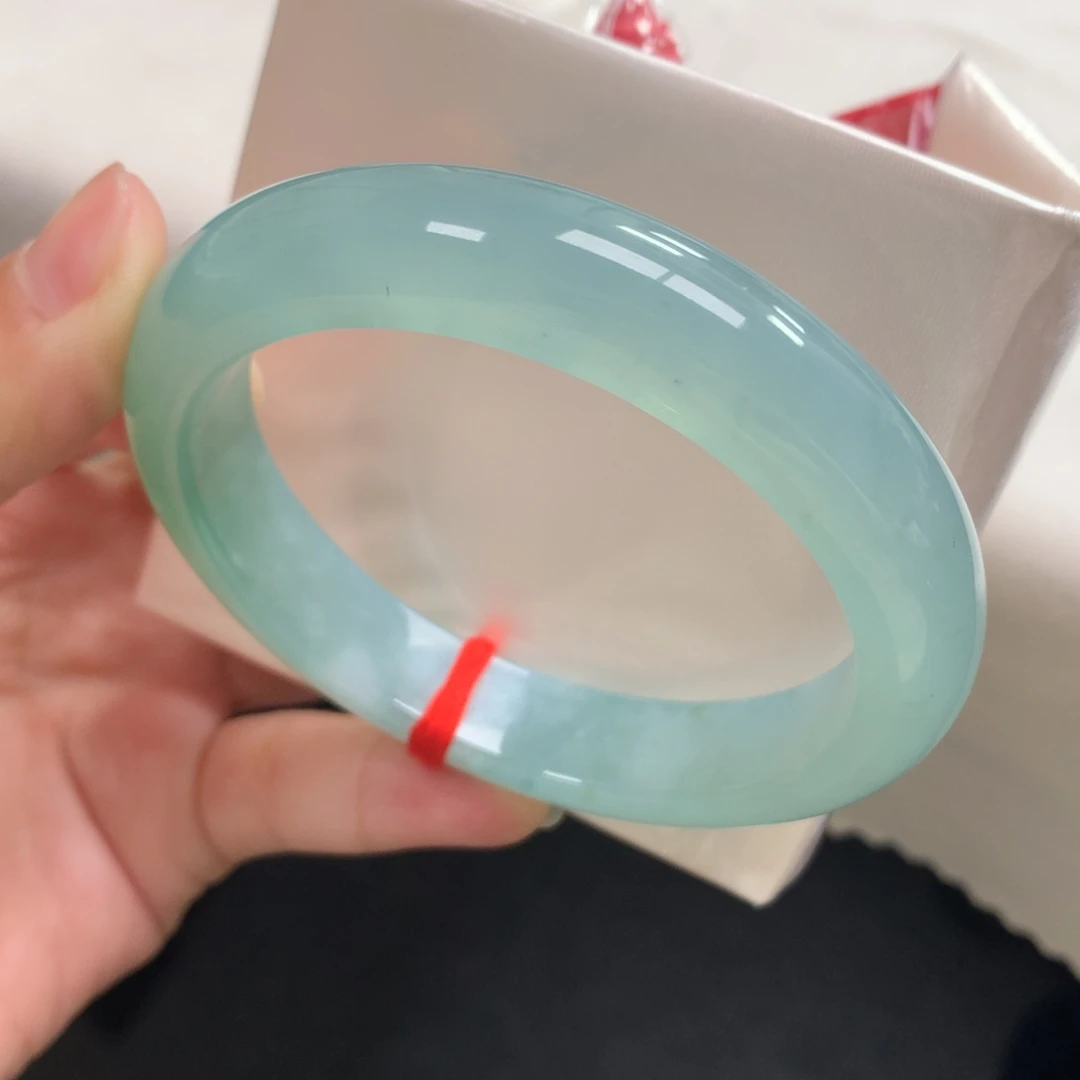 翡翠未镶嵌手镯46号58正泥鳅背起胶光（无纹裂）