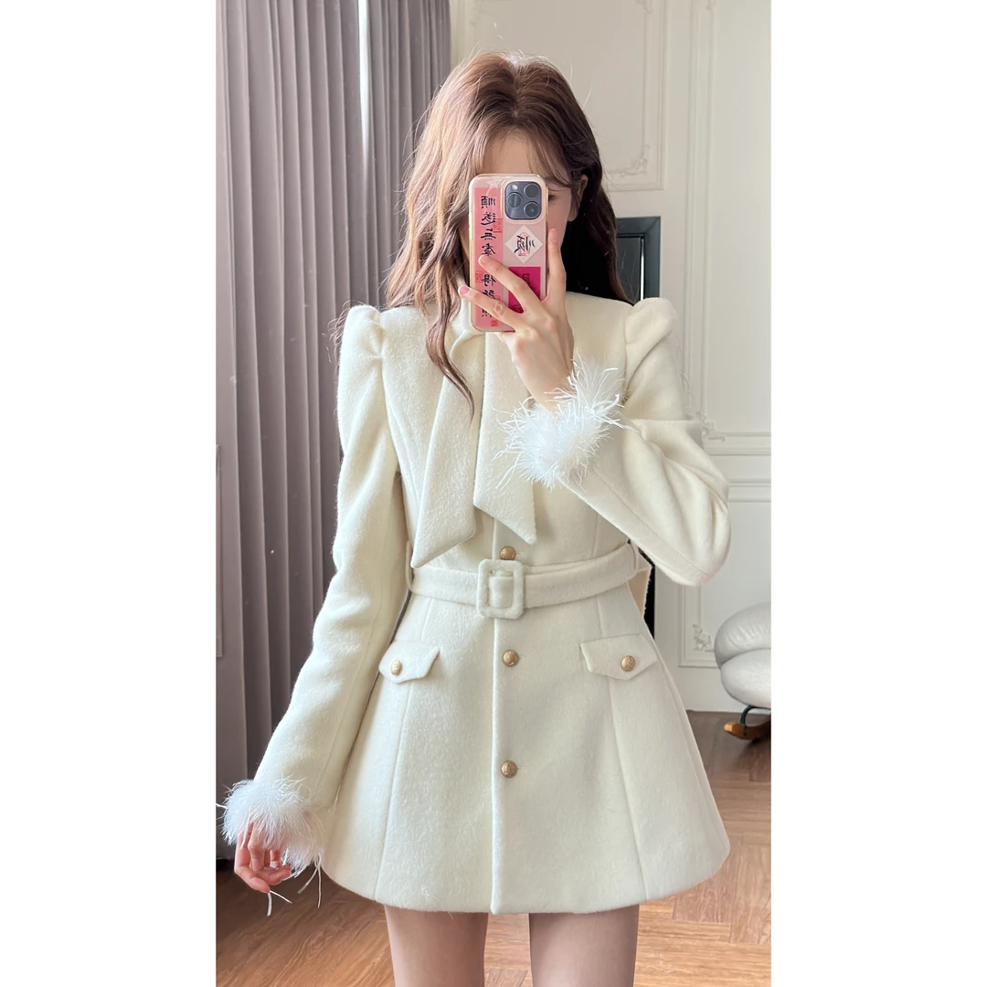 小小仟 门面千金 财阀风白色夹羽绒可拆卸鸵鸟毛毛呢外套