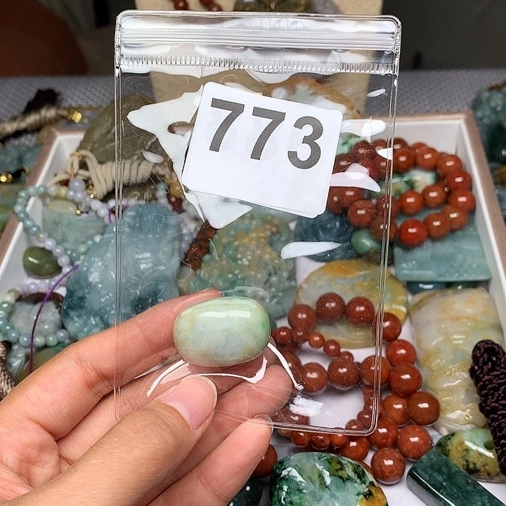 翡翠未镶嵌颈饰A***你翡翠