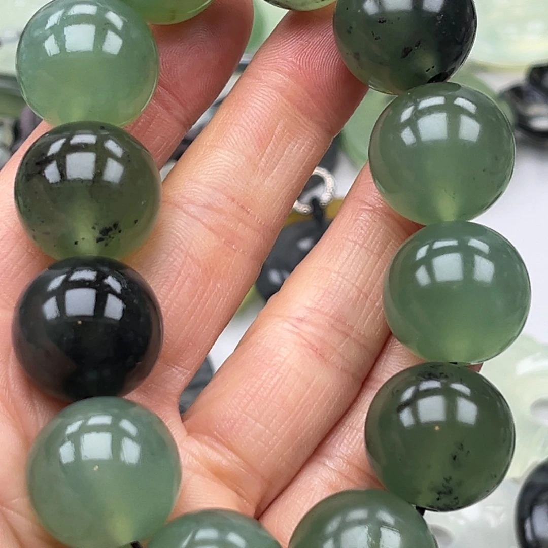 蛇纹石玉未镶嵌其他挂件