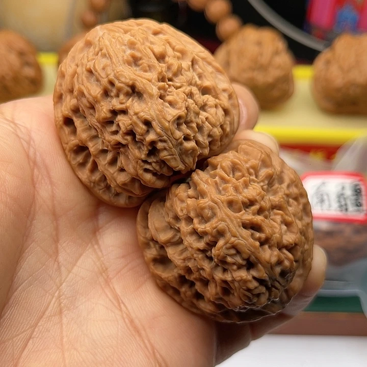 桃核把件小****爹42三角南疆石