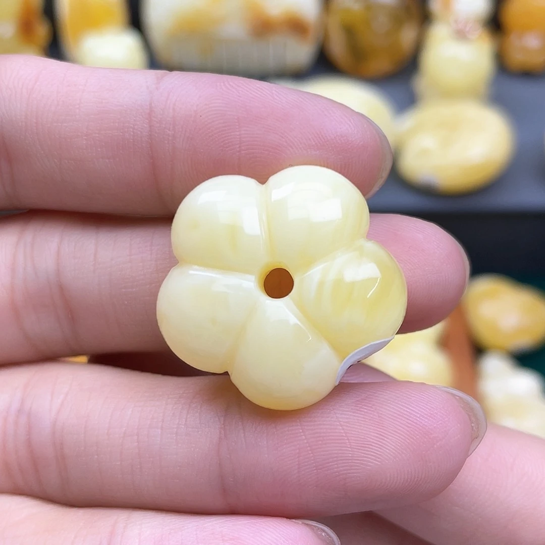 琥珀裸石未镶嵌蜜蜡